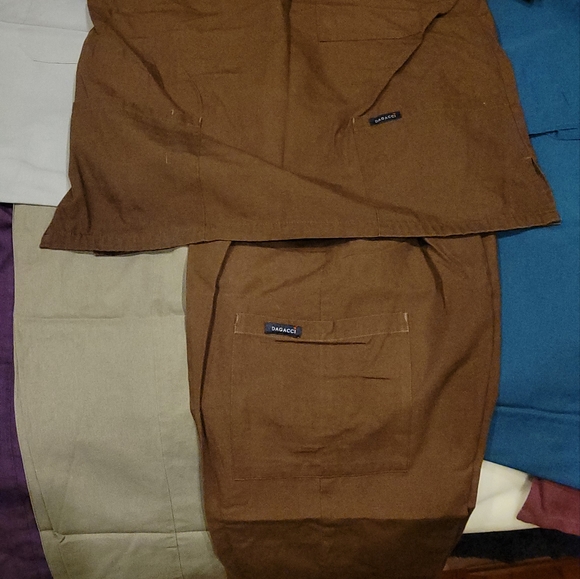 Scrubs a variety some mediums, large and xl - Picture 13 of 16